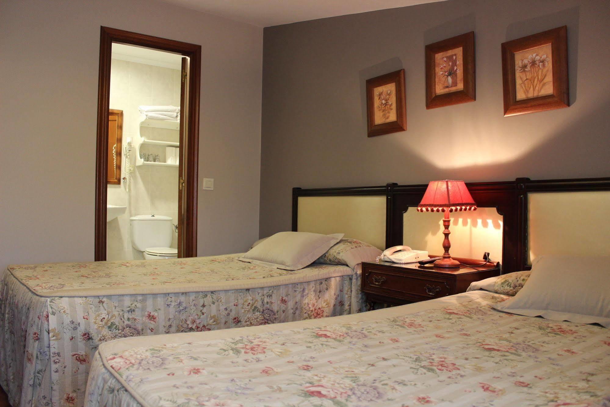 Hotel O Pino Luaran gambar