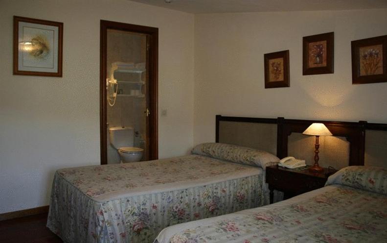 Hotel O Pino Bilik gambar